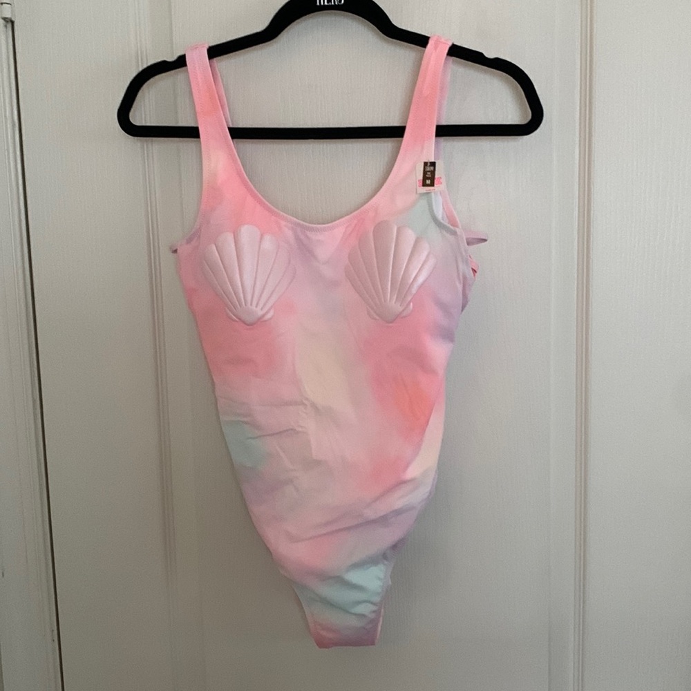 NWT Victoria’s Secret PINK Shell Swimsuit
